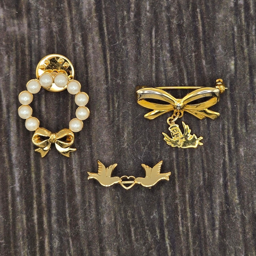 Vintage Gold Tone Brooch Pin Set Faux Pearl Wreath Angel Bow Love Birds Heart